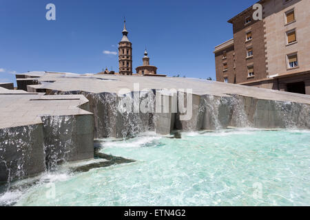 Fuente De La Hispanidad Brunnen auf der Plaza Pilar in der Stadt von Zaragoza, Spanien Stockfoto