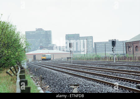 Middlesbrough Eisenbahnlinien laufen neben Cargo-Flotte-Straße, Middlesbrough, North Yorkshire, 26. April 1990. Stockfoto