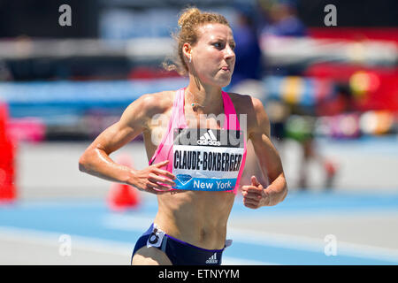 13. Juni 2015; Randalls Island, NY, USA; Ophelie Claude-Boxerberger von Frankreich konkurriert im 3000 Meter-Hindernislauf der Frauen während der IAAF Diamond League Adidas Grand Prix Icahn Stadium. Anthony Nesmith/Cal-Sport-Medien Stockfoto