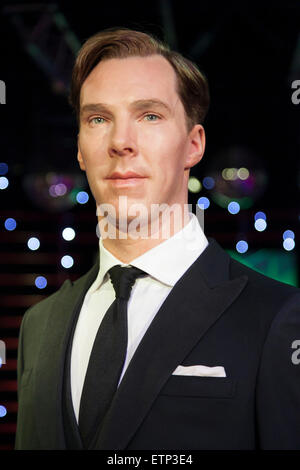 Eine Wachsfigur von Benedict Cumberbatch, englischer Schauspieler und Filmproduzent auf dem Display an das Wachsfigurenkabinett Madame Tussauds Tokyo Odaiba, Tokyo, 15. Juni 2015. Die Welt berühmte britische Wachsfigurenkabinett "Madame Tussauds" 14. ständige Niederlassung in Tokio im Jahr 2013 eröffnet und zeigt internationale und lokale Prominente, Sportler und Politiker. Neuzugänge in der Sammlung gehören Wachsfiguren von japanischen Eiskunstläufer Yuzuru Hanyu und der Schauspieler Benedict Cumberbatch. Die Wachsfigur von Benedict Cumberbatch werden bis zum 30. Juni ausgestellt. (Foto von Rodrigo Reyes Marin/AFLO) Stockfoto