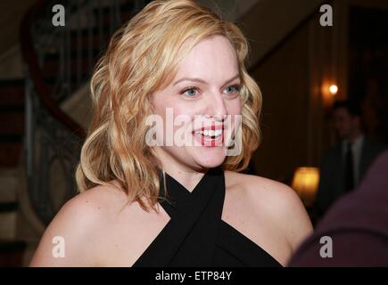 Nacht-Eröffnungsparty für The Heidi Chronicles Music Box Theatre, eingetroffen.  Mitwirkende: Elisabeth Moss wo: New York City, New York, Vereinigte Staaten bei: Kredit-19. März 2015: Joseph Marzullo/WENN.com Stockfoto