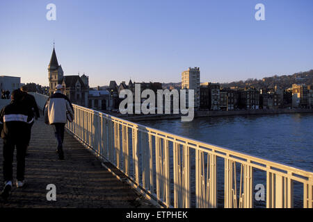 BEL, Belgien, Lüttich, Aussicht auf den Fluss Meuse, das Rathaus, die Kennedy-Brücke.  BEL, Belgien, Lüttich, Blick deutschen sterben Maas Stockfoto