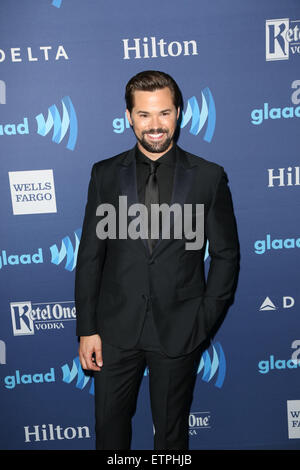 Prominente besuchen 26. Annual GLAAD Media Awards im Beverly Hilton.  Mitwirkende: Andrew Rannells Where: Los Angeles, California, Vereinigte Staaten von Amerika bei: Kredit-22. März 2015: Brian To/WENN.com Stockfoto