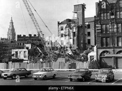 Storch Hotel Abriss, Queen Square. 1. November 1976 Liverpool. Stockfoto