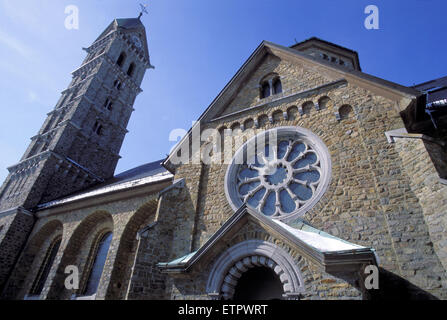 BEL, Belgien, Eastbelgium, Buetgenbach, Kirche St. Stephanus.  BEL, Belgien, Ostbelgien, Buetgenbach, St. Stephanuskirche. Stockfoto