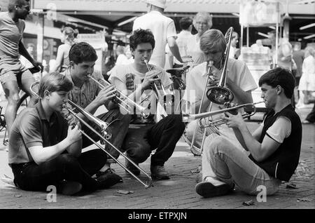 1987-Birmingham internationale Jazz- und Blues-Festival, Künstler, 6. Juli 1987. Junge jazz-Musikern an der Bull Ring Shopping Centre in Birmingham. Stockfoto