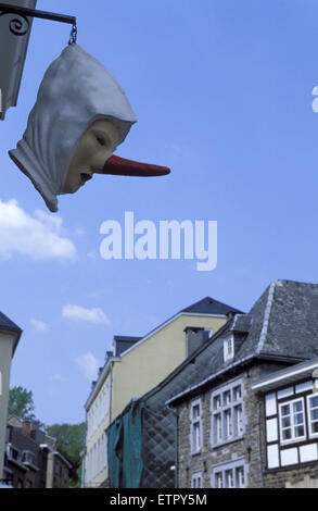 BEL, Belgien, Eastbelgium, Stavelot, die typische Karnevalsmaske an einem Haus.  BEL, Belgien, Ostbelgien, Stavelot, sterben Typischen Ka Stockfoto