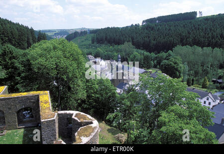 BEL, Belgien, Eastbelgium, Blick von der Burg auf die Stadt Burg Reuland.  BEL, Belgien, Ostbelgien, Blick von der Burg Auf B Stockfoto