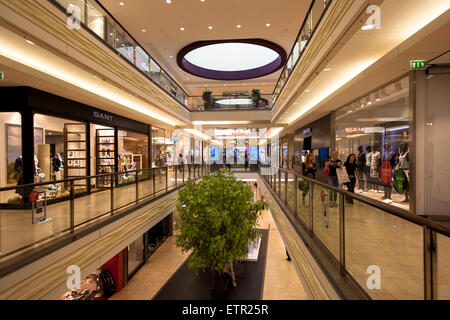 Europa, Deutschland, Nordrhein-Westfalen, Ruhrgebiet, Essen, Das Einkaufstempel Limbecker Platz in der Innenstadt, es ist Das g Stockfoto