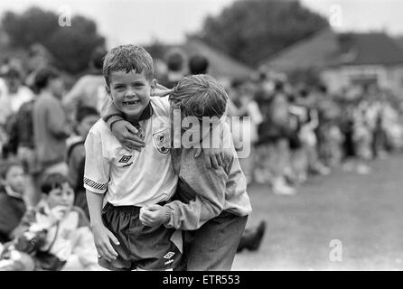 Sport-Tag für Kinder von Bootle Grundschule statt an Stuart Straße Sportplätze, Liverpool, 1. Juli 1991. Stockfoto