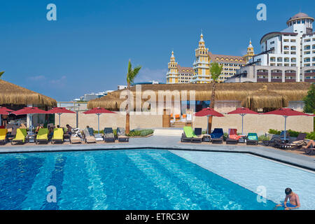 Pool Anlage der Aska Lara Resort & Spa Hotel royal Holiday Palace Antalya Türkei Stockfoto