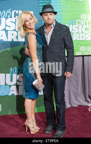 10. Juni 2015 - Nashville, Tennessee; USA - Sängerin KELLIE PICKLER kommt auf dem roten Teppich bei den CMT Music Awards, die in der Bridgestone Arena stattfand.  Copyright 2015 Jason Moore. (Kredit-Bild: © Jason Moore/ZUMA Draht) Stockfoto