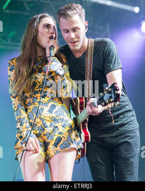 11. Juni 2015 - Manchester, Tennessee, USA - Sänger RYN WEAVER führt live auf der Bühne am Bonnaroo Arts and Music Festival Manchester, Tennessee (Credit-Bild: © Daniel DeSlover/ZUMA Draht) Stockfoto