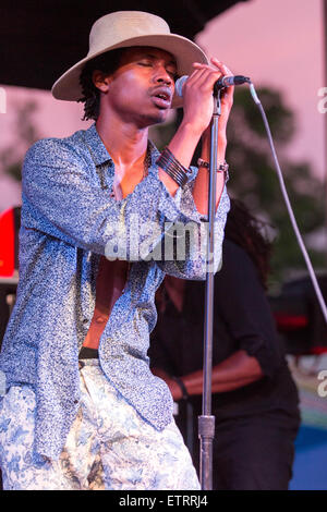 11. Juni 2015 - Manchester, Tennessee, USA - Sänger RAURY TULLIS führt live auf der Bühne am Bonnaroo Arts and Music Festival Manchester, Tennessee (Credit-Bild: © Daniel DeSlover/ZUMA Draht) Stockfoto