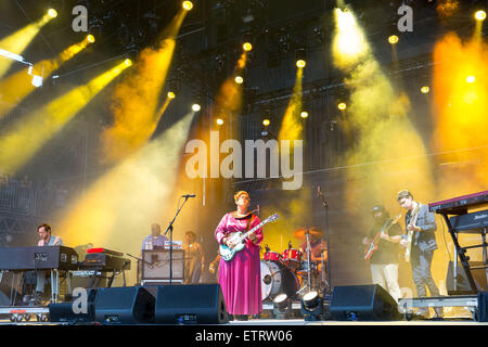 12. Juni 2015 - Manchester, Tennessee, USA - Alabama Shakes führt live auf der Bühne am Bonnaroo Arts and Music Festival Manchester, Tennessee (Credit-Bild: © Daniel DeSlover/ZUMA Draht) Stockfoto