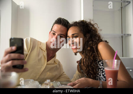 Lateinischen paar in einem café Stockfoto