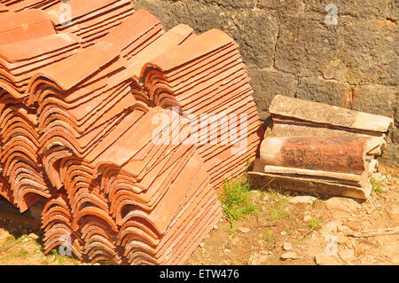 Tondachziegel sind häufig in die Küstenstädte des Mittelmeers. Stockfoto