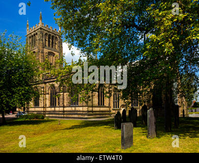 Allerheiligen mit Holy Trinity Church Of England Pfarrkirche in der Stadt von Loughborough Leicestershire England UK Stockfoto