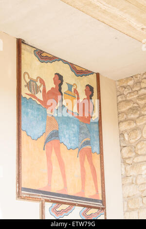 Ein Wandbild von Minoan Angebote, die auf der Südseite der Palast von Knossos, Crete finden Stockfoto