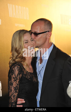 LOS ANGELES, CA - 6. September 2011: Regisseur Gavin O'Connor & Brooke Burns die Welt premiere seines neuen Films "Krieger" auf der Arclight Theater, Hollywood. Stockfoto