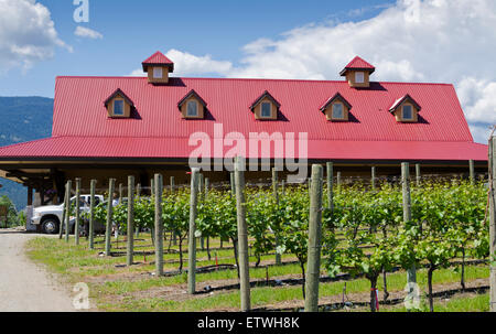 Montakarn Estate Winery roten Gebäude für Wein Verkostung und Verkauf.  Im Süden Okanagan von British Columbia, Kanada. Stockfoto