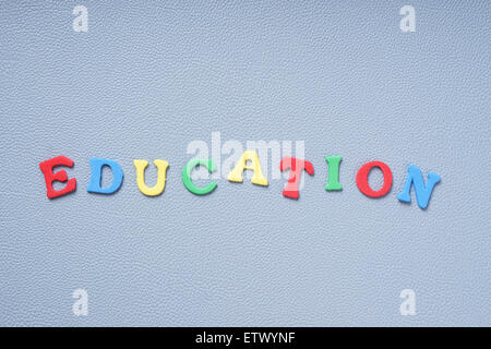 Bildung in bunten Buchstaben Stockfoto