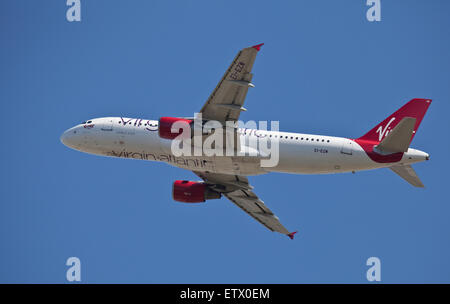 Virgin Atlantic Airbus a320 EI-EZW Abfahrt Flughafen London-Heathrow LHR Stockfoto