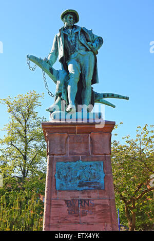 Bronzestatue von Robert Burns, errichtet im Jahre 1896 in Brunnen Gärten Paisley, hat den Ruf, die feinsten Burns Statue in Großbritannien Stockfoto