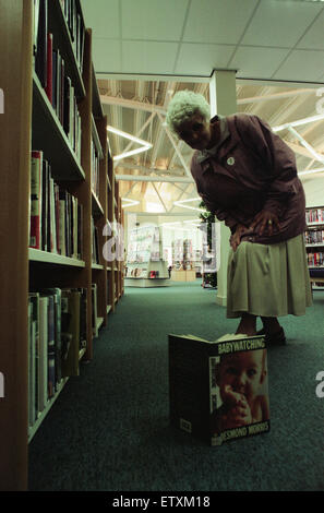 Berwick Hills neue Bibliothek, Middlesbrough, 6. August 1997. Öffnet Stockfoto