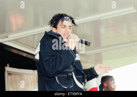 Peter Andre, führt Fun Day, Stewart Park, Marton, Middlesbrough, England, 20. August 1995. Stockfoto