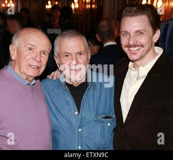 "Der Besuch" Fototermin am Lyceum Theatre Featuring: Terrence McNally, John Kander, Jason Danieley Where: New York, Vereinigte Staaten von Amerika bei: 25. März 2015 Stockfoto