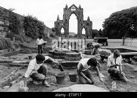 Erdarbeiten am Guisborough Priory. 6. September 1985. Stockfoto