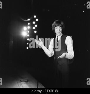 Robin Gibb, Sänger, Proben auf der Bühne im London Palladium vor seinem ersten solo-Performance, London, 25. Juni 1969. Stockfoto