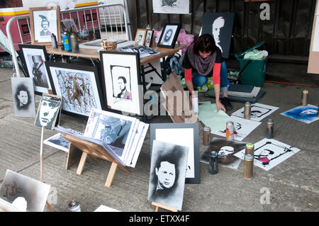 Brick Lane London 2015. Vauxhall Kunst Kofferraum fair. Eines der walisischen Künstler. Stockfoto