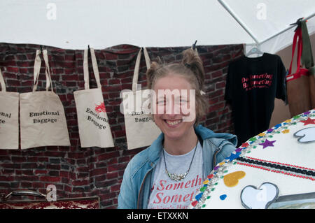 Brick Lane London 2015. Vauxhall Kunst Kofferraum fair. Gerste Massey von Erfindungen mit dem Rad des Unglücks. Stockfoto