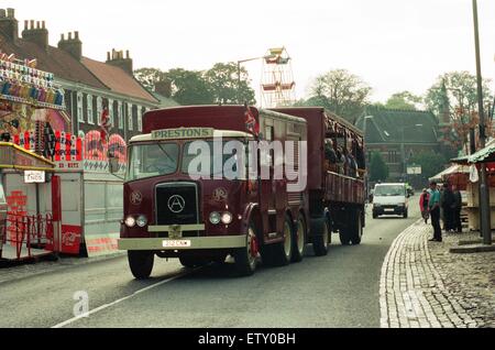 Das jährliche Reiten legt die Messe Prozession vom Yarn Rathaus aus. 23. Oktober 1993. Stockfoto