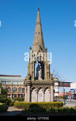 Nahaufnahme der Queen Victoria Statue Station Square Harrogate Stadtzentrum North Yorkshire England Großbritannien Großbritannien Großbritannien Großbritannien Großbritannien Großbritannien Großbritannien Großbritannien Großbritannien Großbritannien Großbritannien Großbritannien und Nordirland Stockfoto