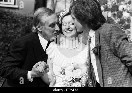 Die Hochzeit von Spike Milligan Tochter Sile, Willie White. Kirche der Jungfrau Maria, Monken Hadley, Barnet, London. 14. April 1984. Stockfoto