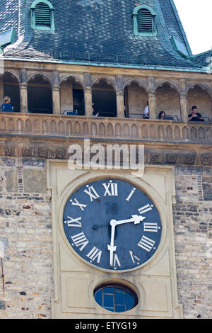 Uhr auf dem Rathaus in Prag, Tschechien Stockfoto