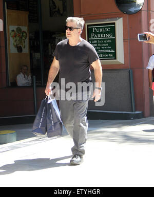 Alec Baldwin nimmt seine Familie einkaufen mit Beverly Hills: Alec Baldwin wo: Los Angeles, California, Vereinigte Staaten von Amerika bei: 26. März 2015 Stockfoto