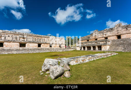 Cuadrangulo de Las Monja (Kloster Viereck), Maya-Ruinen bei Ausgrabungsstätte Uxmal, Halbinsel Yucatan, Mexiko Stockfoto