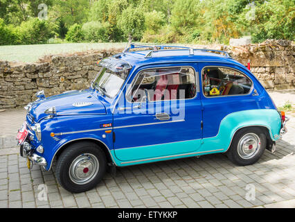 Platz für 600 Coupé bei Oldtimer-Treffen in Spanien Stockfoto