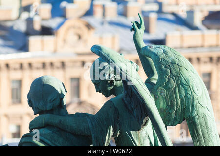 Skulptur von der Apostel Markierung auf der Isaaks-Kathedrale, Sankt Petersburg Stockfoto