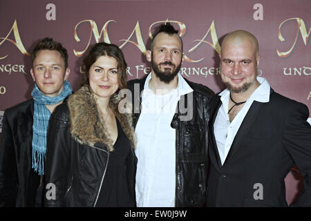 Weltpremiere des deutschen Films "Mara Und der Feuerbringer" im Cinedom Mediapark 1 Featuring: Schandmaul wo: Köln, Deutschland bei: 29. März 2015 Stockfoto