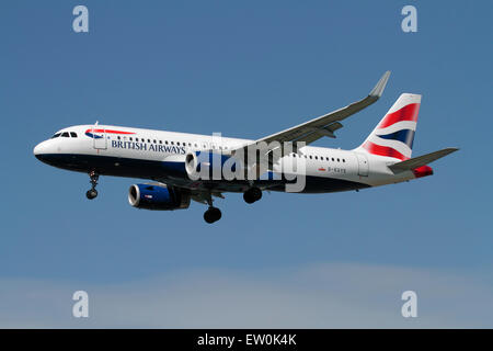 British Airways Airbus A320 Passenger Jet Flugzeug mit sharklets (Winglets oder Umgedrehten flügelspitzen). Die moderne Luftfahrt. Stockfoto