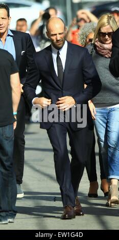 Jason Statham kommt in den ABC Studios für einen Auftritt Jimmy Kimmel Live!  Mit: Jason Statham Where: Los Angeles, California, Vereinigte Staaten von Amerika bei: 2. April 2015 Stockfoto