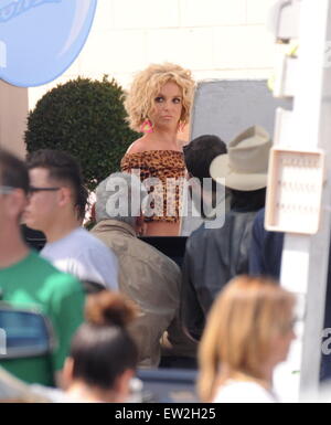 Britney Spears am Set, die Dreharbeiten zu ihrem neuen 80er Jahre angehauchte Musik Videos "Pretty Girls," Studio City mit: Briney Spears wo: Los Angeles, California, Vereinigte Staaten von Amerika bei: 10. April 2015 Stockfoto