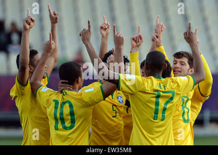 Christchurch, New Zealand, Funktion. 17. Juni 2015. Christchurch, New Zealand - 17. Juni 2015 - Team Brasilien feiert ein Ziel während der FIFA-U20-WM-Halbfinale zwischen Brasilien und dem Senegal im AMI-Stadion am 17. Juni 2015 in Christchurch, New Stockfoto