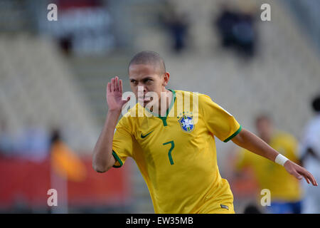 Christchurch, Neuseeland. 17. Juni 2015. Christchurch, New Zealand - 17. Juni 2015 - Marcos Guilherme Brasilien feiert ein Ziel während der FIFA-U20-WM-Halbfinale zwischen Brasilien und dem Senegal im AMI-Stadion am 17. Juni 2015 in Christchurch Stockfoto