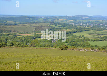 Auf der Suche von Whitchurch Common auf Dartmoor in Richtung Tavistock.  Devon, England. Stockfoto